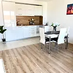 Summer Janet Appartement