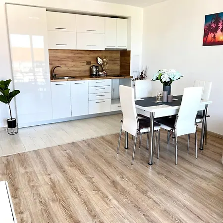 Summer Janet アパート