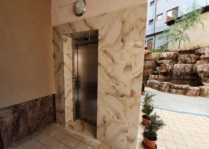 Summer Janet Lejlighed *